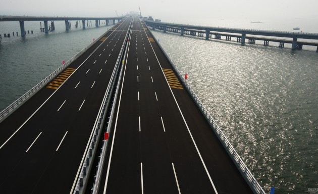 Китай открыл самый длинный в мире мост