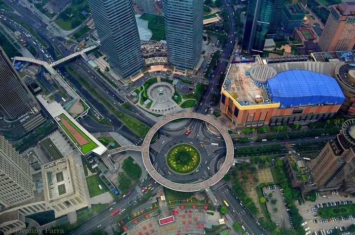 Китайская архитектурная новинка - круглый пешеходный мост в Шанхае 